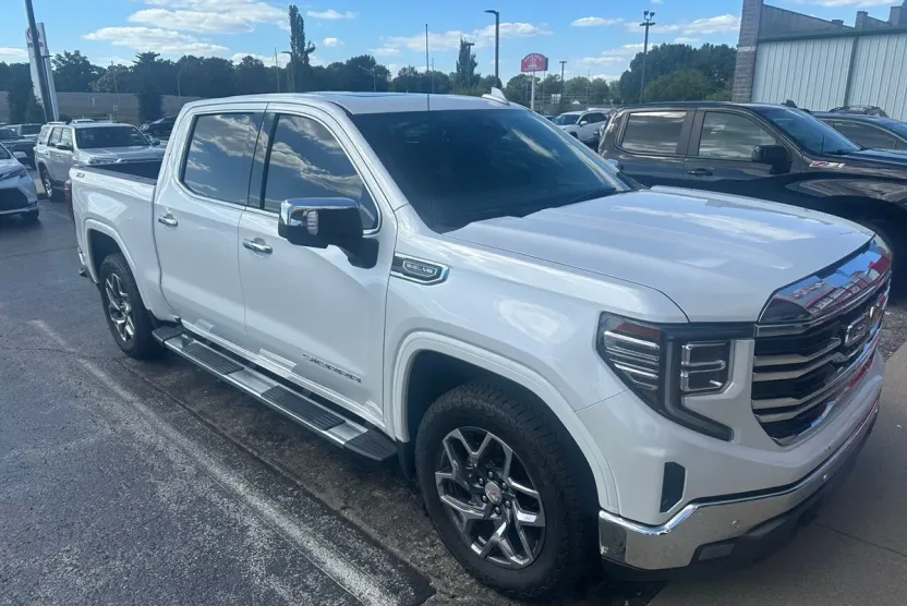 2022 Gmc Sierra 1500 SLT photo 1