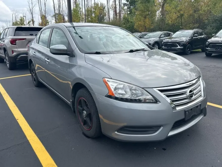 2013 Nissan Sentra S photo 1