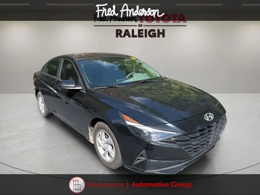 2022 Hyundai Elantra SE photo 1