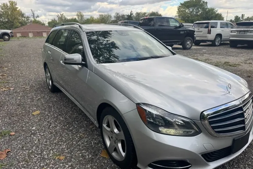 2014 Mercedes Benz E 350 4MATIC photo 1