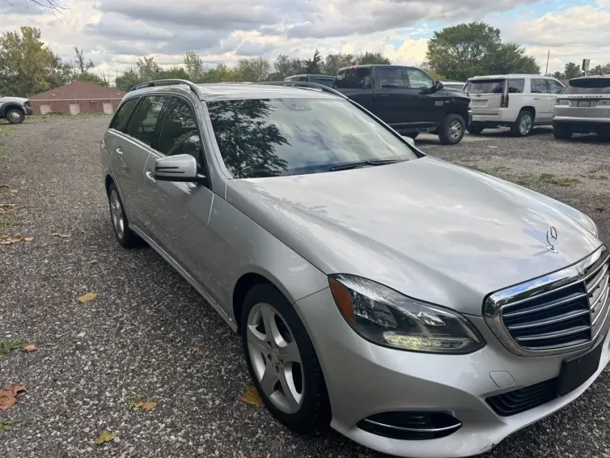 2014 Mercedes Benz E 350 4MATIC photo 1