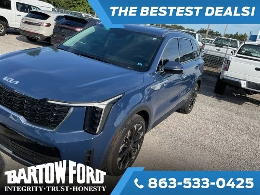 2024 Kia Sorento EX photo 1