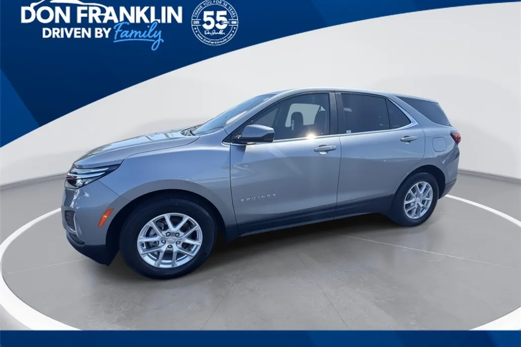 2023 Chevrolet Equinox LT photo 1