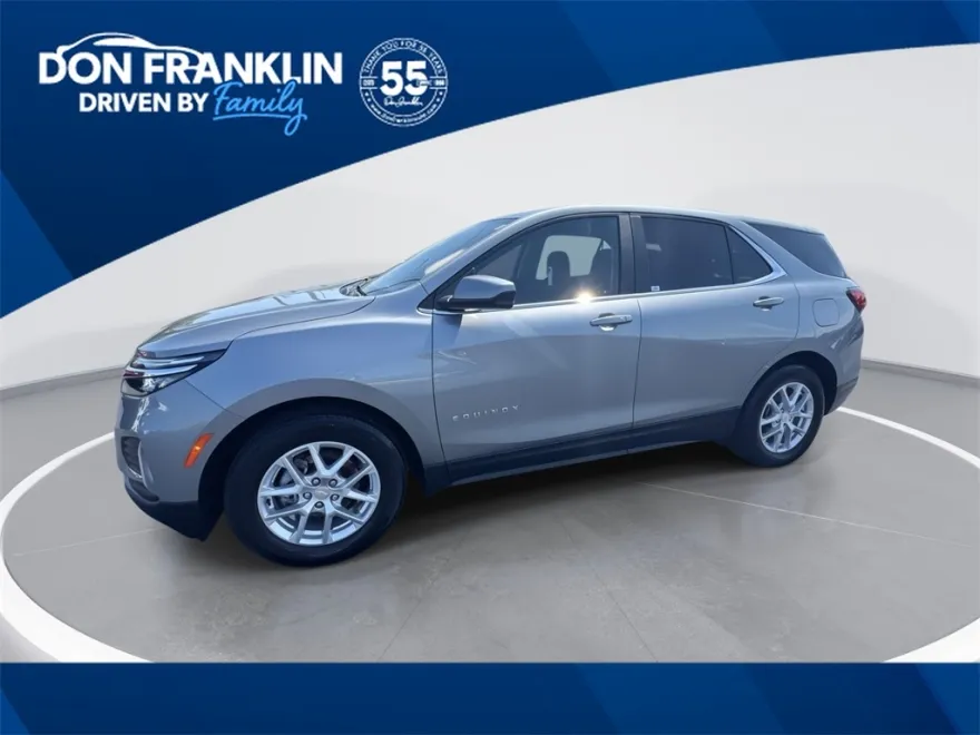 2023 Chevrolet Equinox LT photo 1