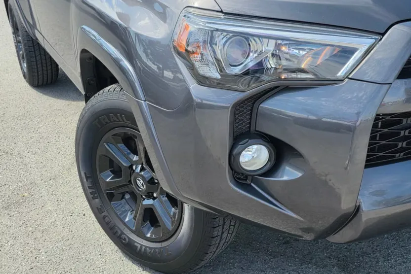 2018 Toyota 4Runner SR5 Premium photo 1