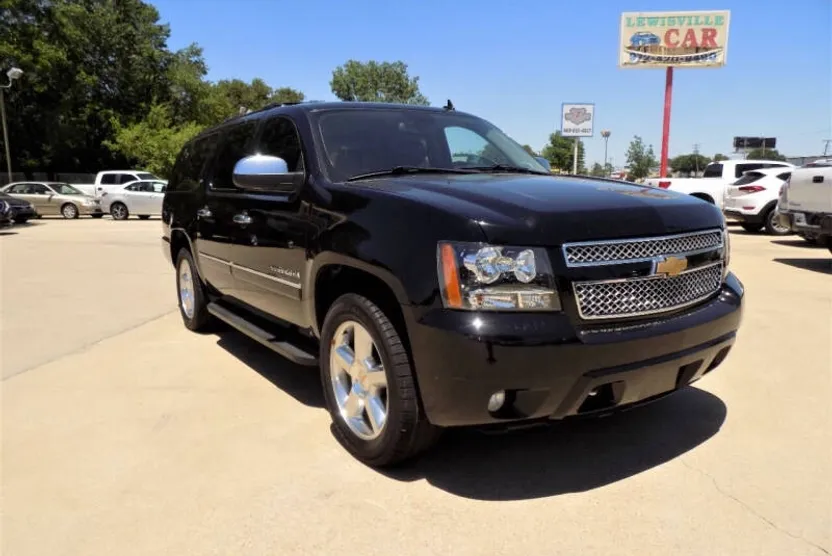 2013 Chevrolet Suburban LTZ photo 1