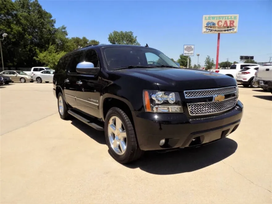 2013 Chevrolet Suburban LTZ photo 1