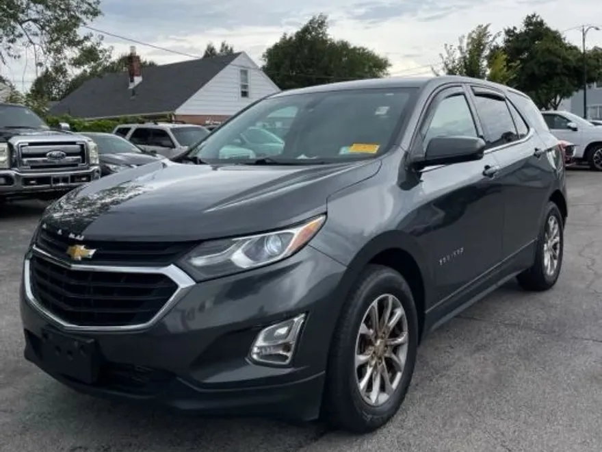 2018 Chevrolet Equinox LT photo 1