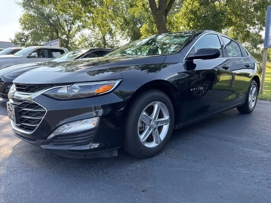 2023 Chevrolet Malibu 1LT photo 1