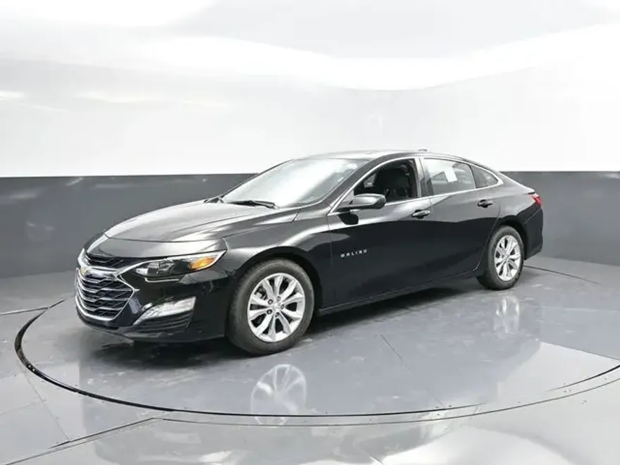 2024 Chevrolet Malibu 1LT photo 1