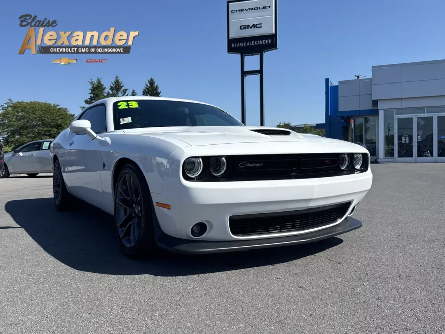 2023 Dodge Challenger R/T Scat Pack photo 1
