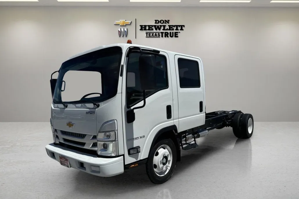 2025 Chevrolet Silverado photo 1