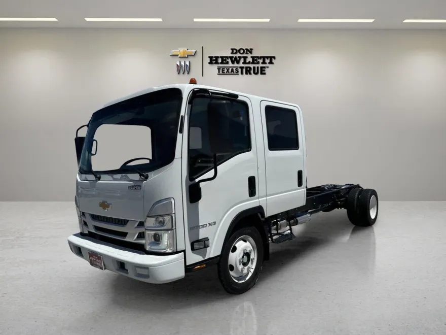 2025 Chevrolet Silverado photo 1