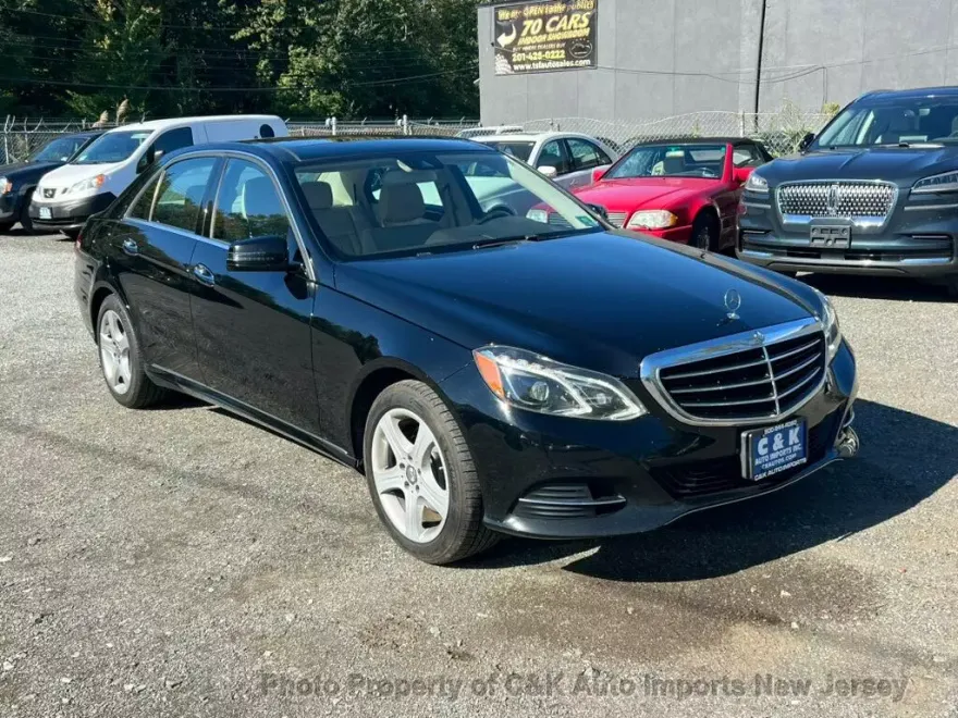 2016 Mercedes Benz E photo 1