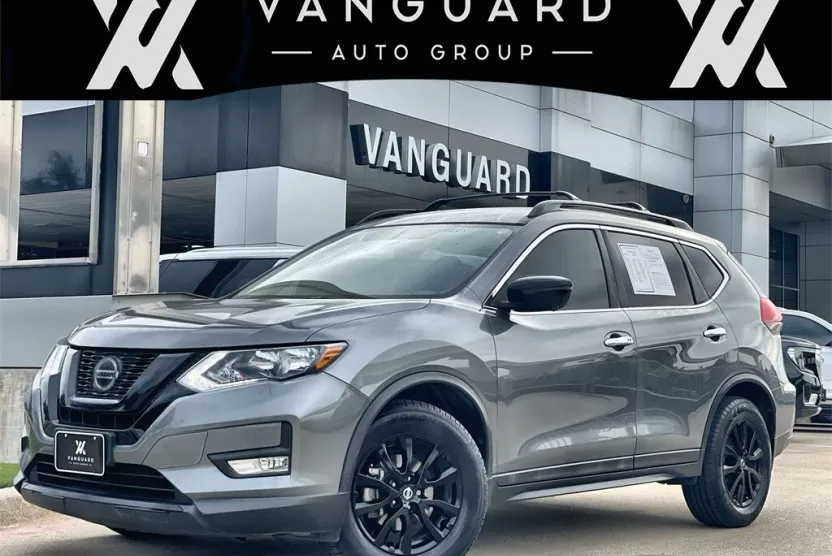 2018 Nissan Rogue SV photo 1