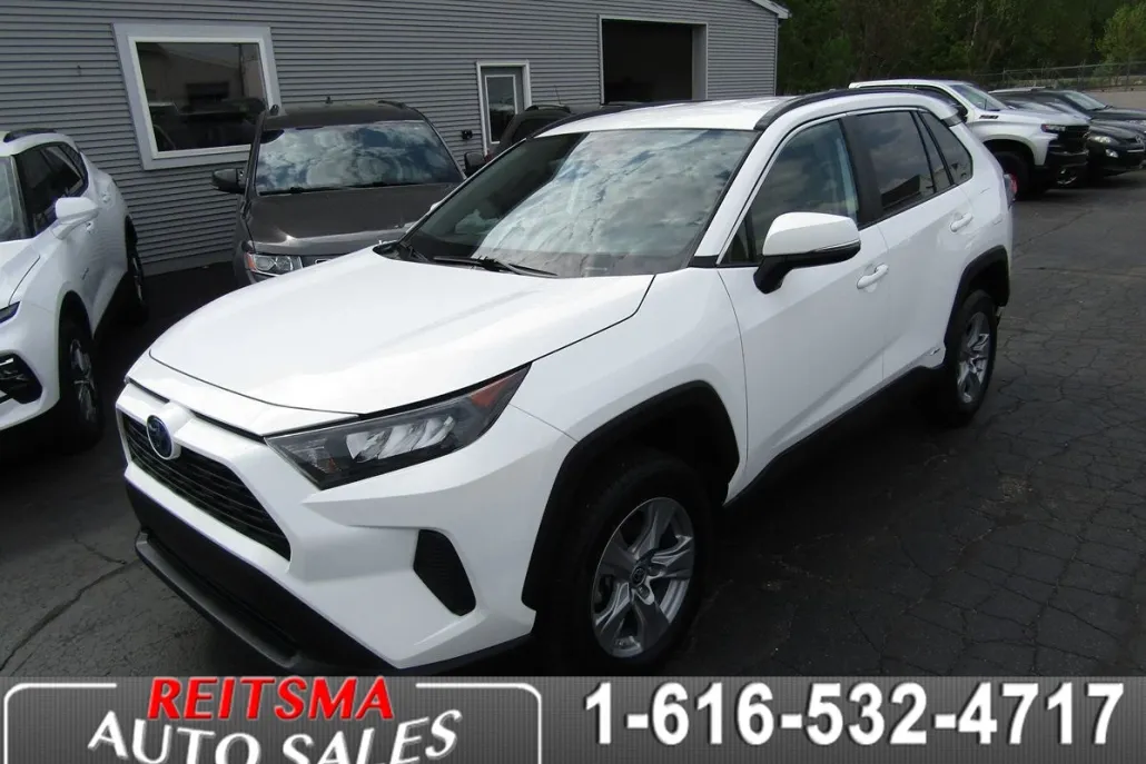 2022 Toyota RAV4 Hybrid LE photo 1