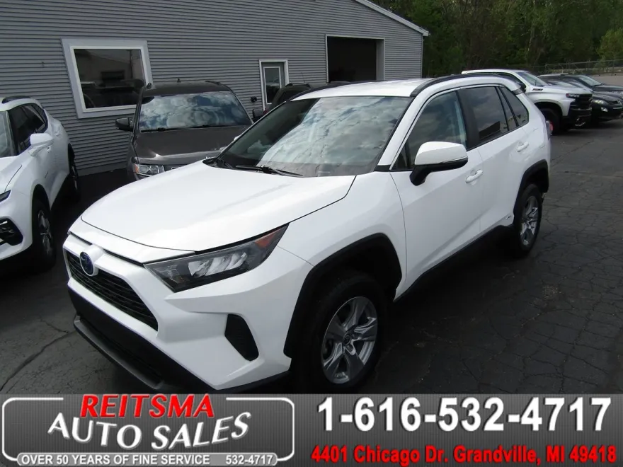 2022 Toyota RAV4 Hybrid LE photo 1