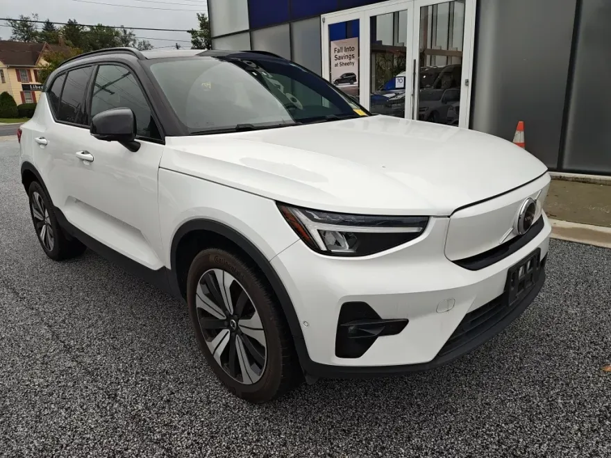 2023 Volvo XC40 Recharge Twin Plus photo 1