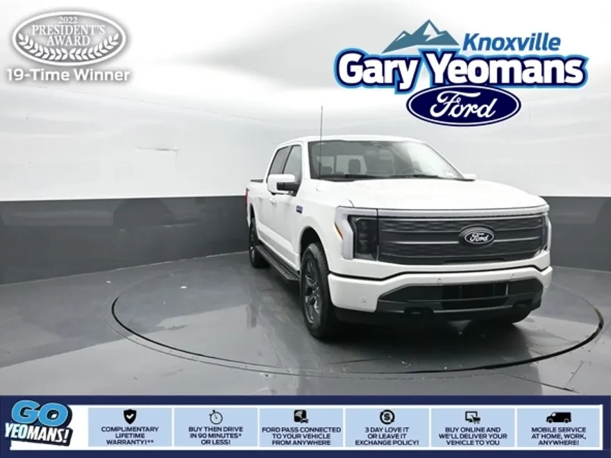 2025 Ford F-150 Lightning Lariat photo 1