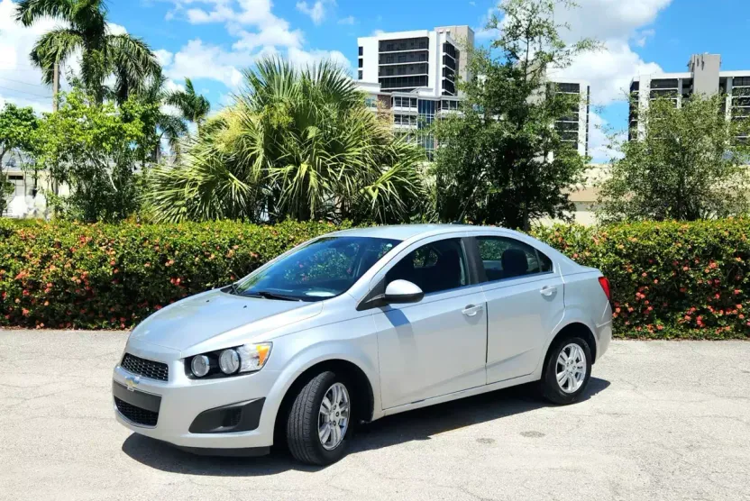2013 Chevrolet Sonic LT photo 1