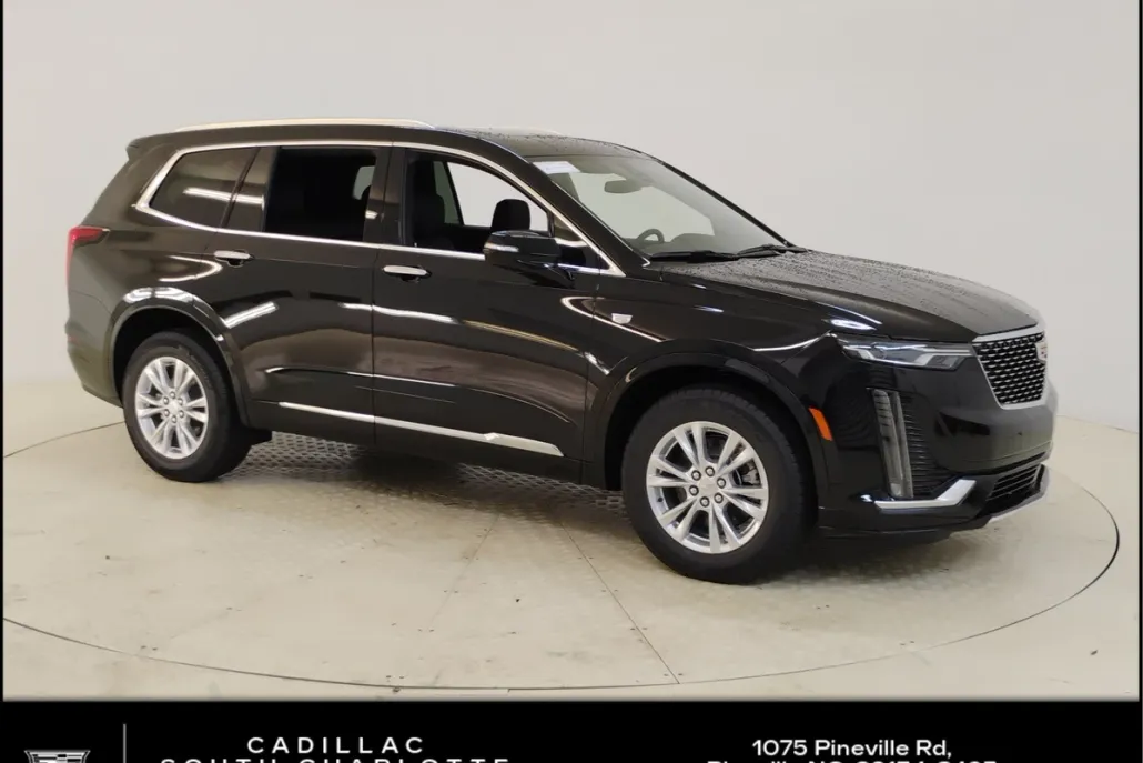 2025 Cadillac XT6 Luxury photo 1