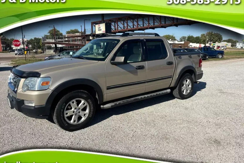 2007 Ford Explorer Sport Trac XLT photo 1