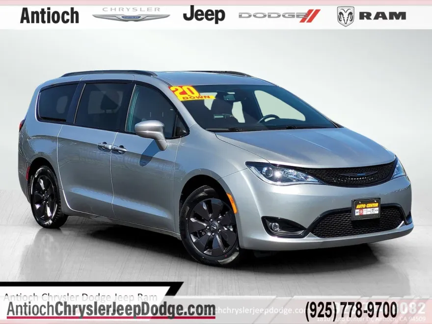 2020 Chrysler Pacifica Hybrid Touring L photo 1