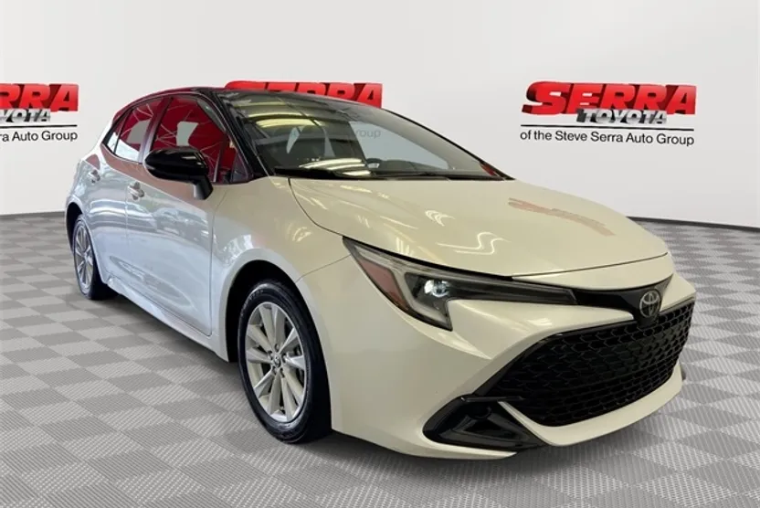 2023 Toyota Corolla SE photo 1