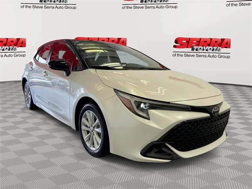 2023 Toyota Corolla SE photo 1