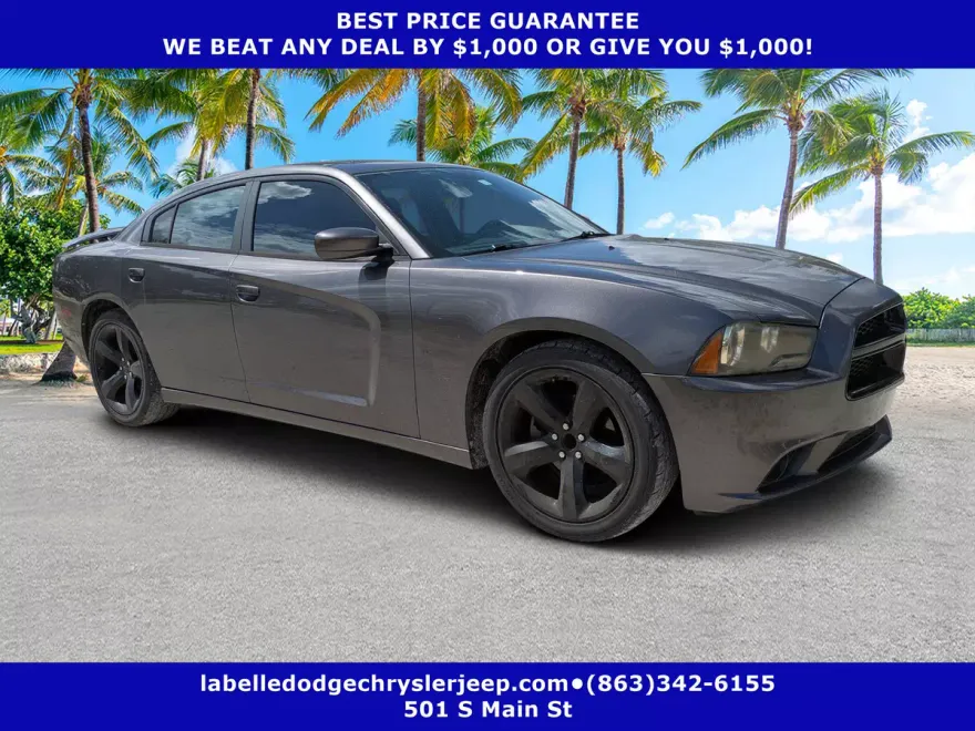 2014 Dodge Charger SXT Plus photo 1