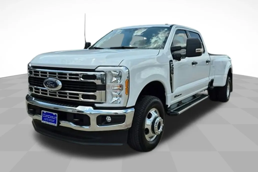 2025 Ford F-350 XLT photo 1