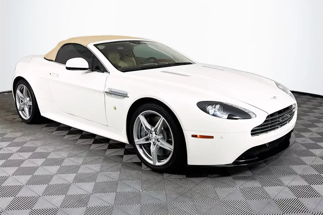 2016 Aston Martin V8 Vantage S photo 1