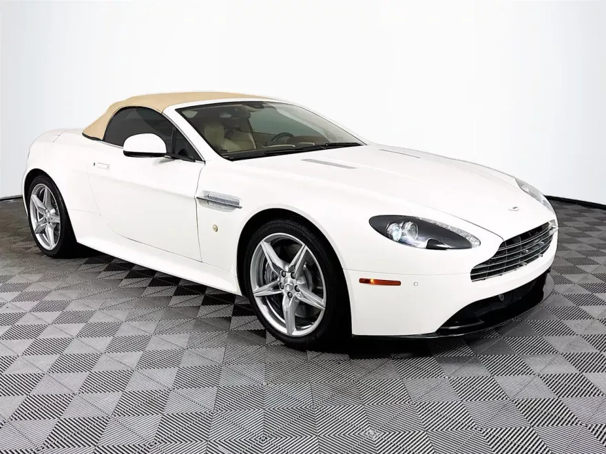 2016 Aston Martin V8 Vantage S photo 1
