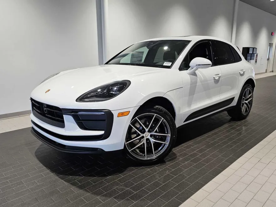 2025 Porsche Macan Base photo 1