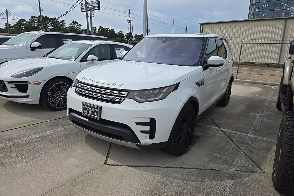 2017 Land Rover Discovery HSE photo 1