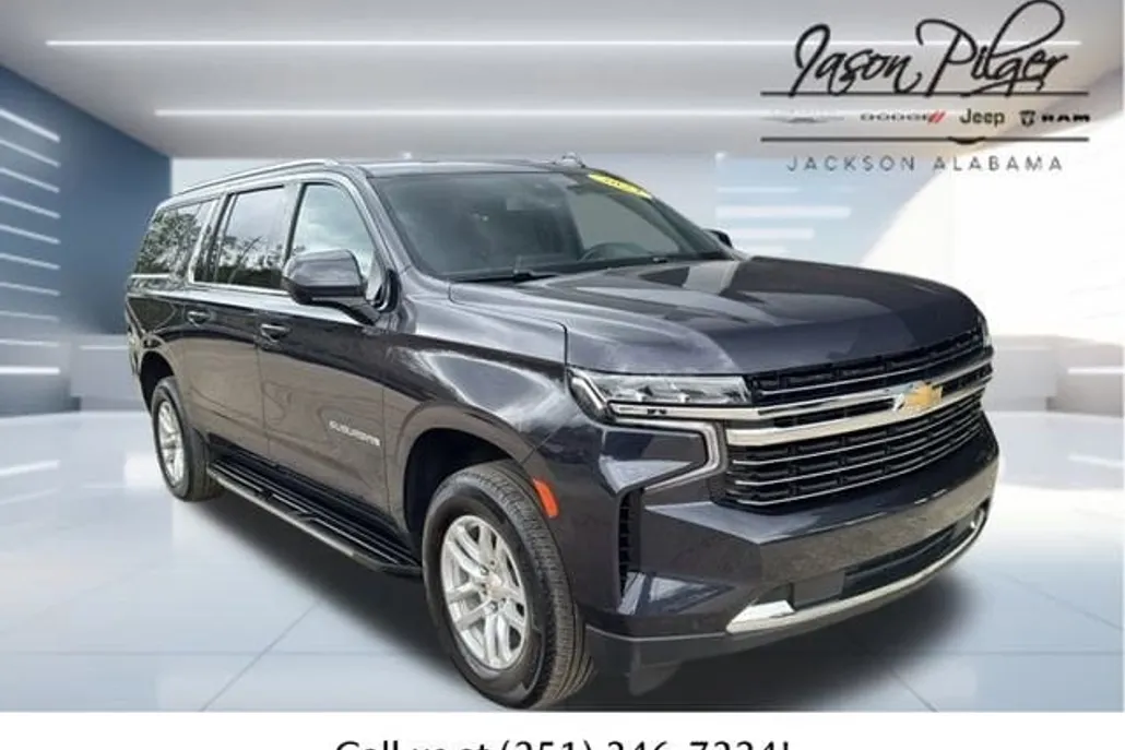 2023 Chevrolet Suburban LT photo 1