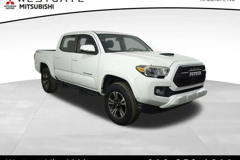 2018 Toyota Tacoma TRD Sport V6 photo 1