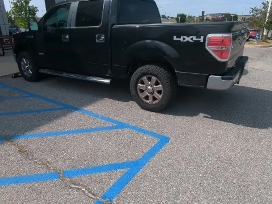 2013 Ford F-150 XLT photo 1