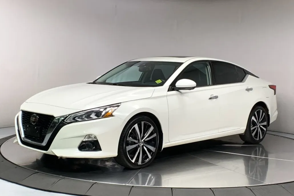 2022 Nissan Altima 2.5 Platinum photo 1