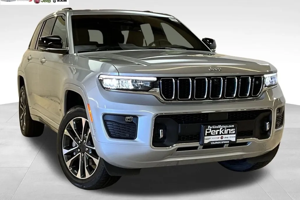 2025 Jeep Grand Cherokee Overland photo 1