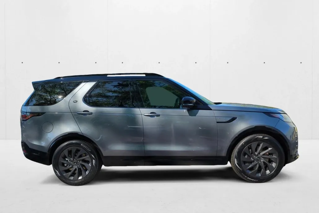 2024 Land Rover Discovery P360 Dynamic SE photo 1