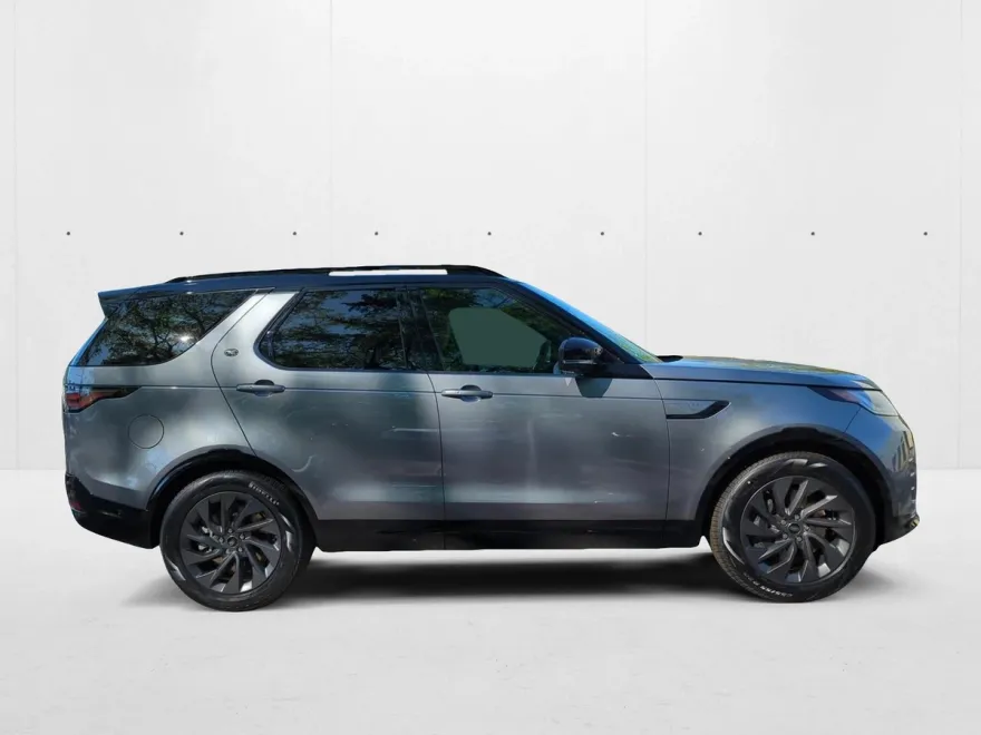 2024 Land Rover Discovery P360 Dynamic SE photo 1