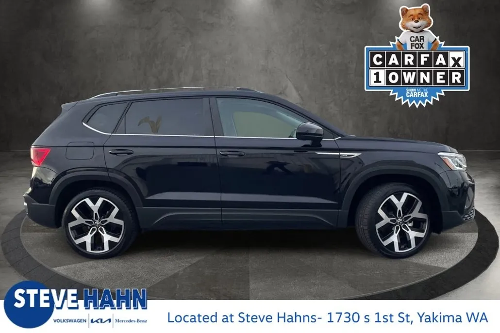 2022 Volkswagen Taos SEL photo 1