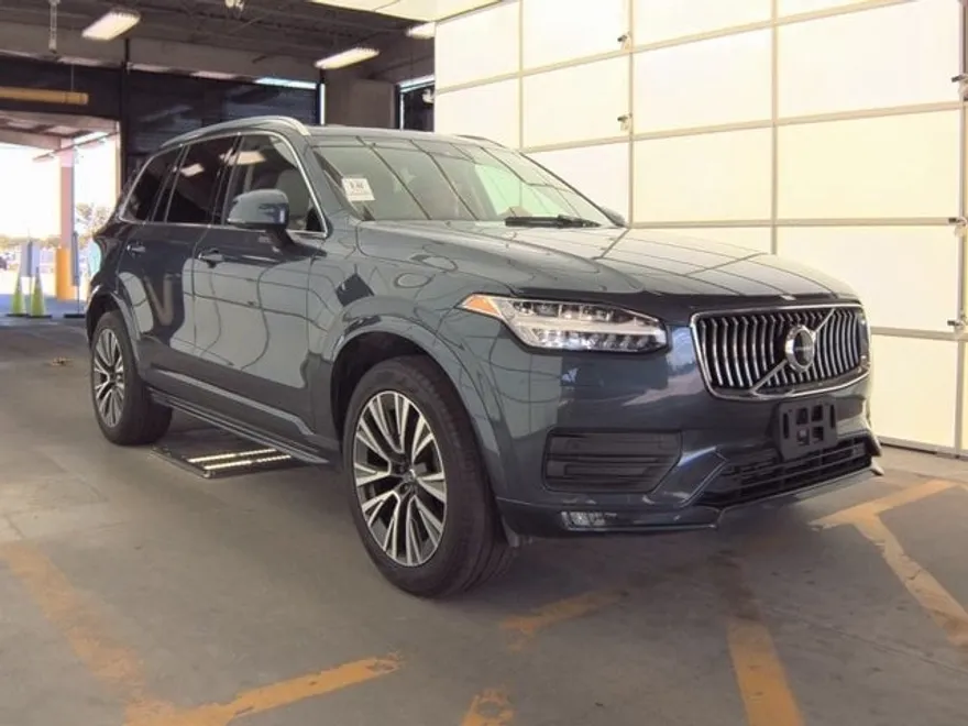 2021 Volvo XC90 T5 Momentum photo 1