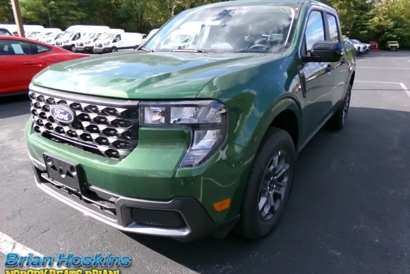 2025 Ford Maverick XLT photo 1