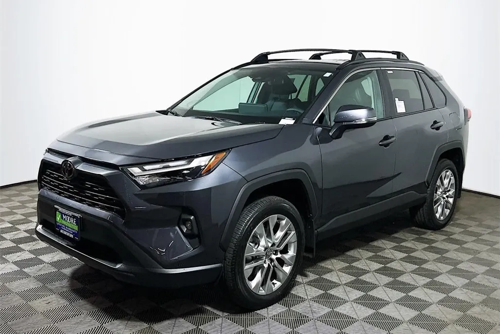 2025 Toyota RAV4 XLE Premium photo 1