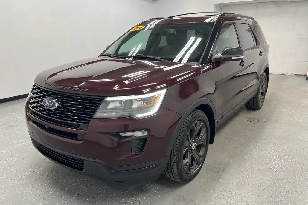 2018 Ford Explorer Sport photo 1