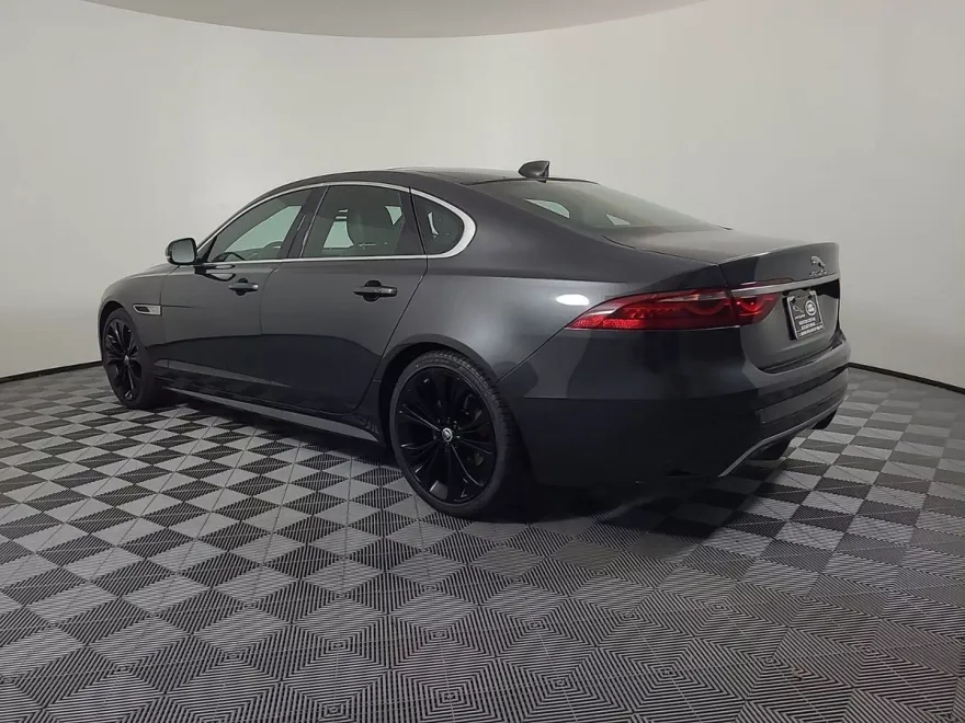 2024 Jaguar XF R-Dynamic SE photo 1