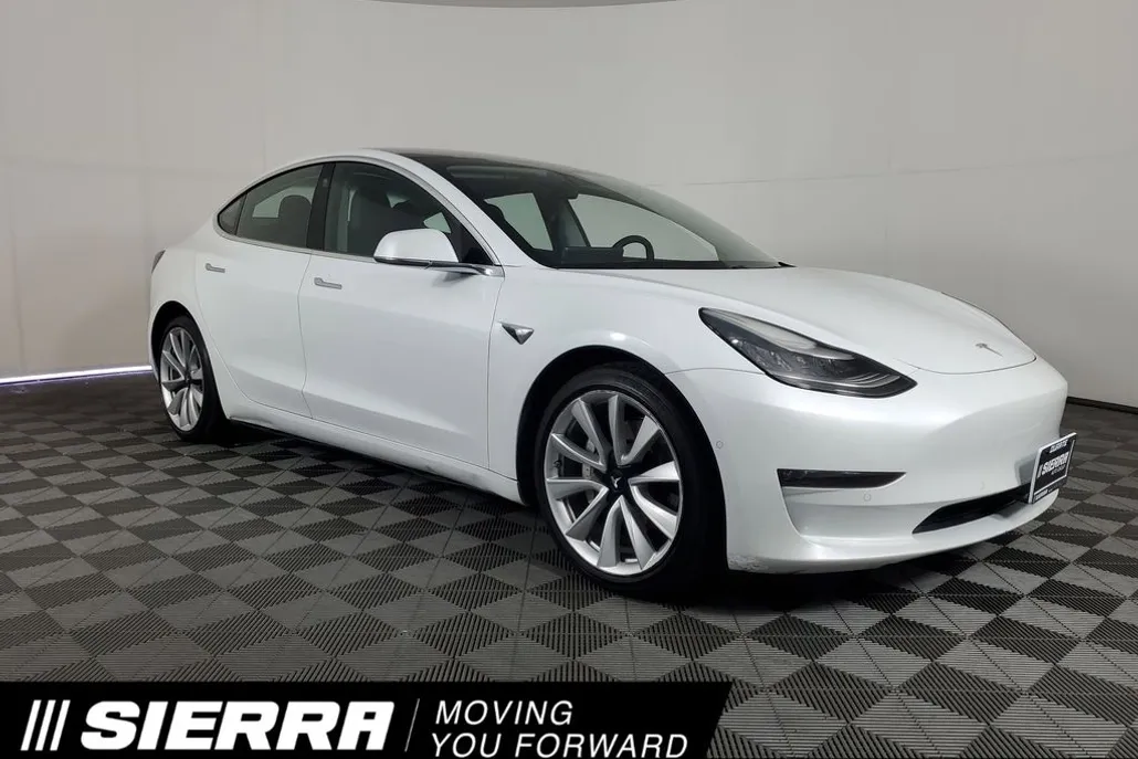 2018 Tesla Model 3 Long Range photo 1