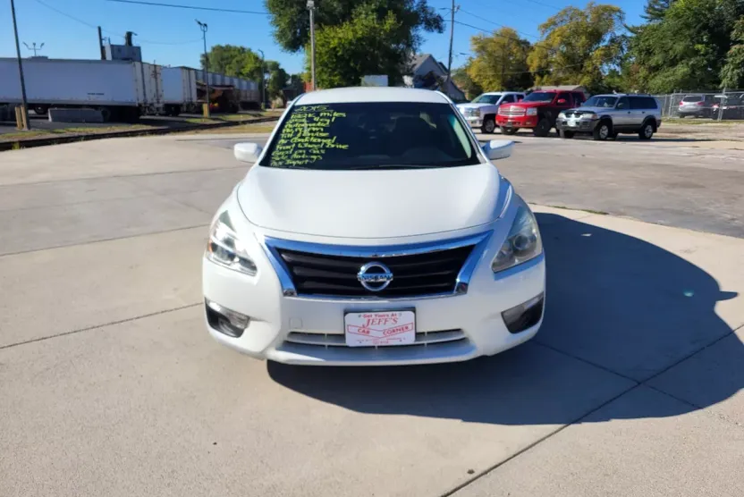 2015 Nissan Altima 2.5 photo 1